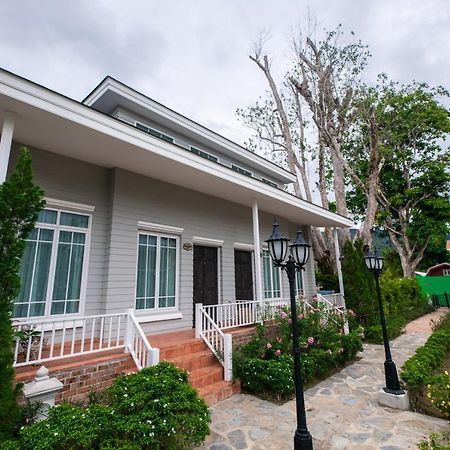 Baroque Boutique Resort Ранонг Экстерьер фото