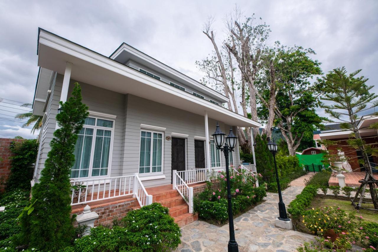 Baroque Boutique Resort Ранонг Экстерьер фото